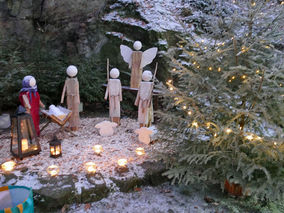 Waldadvent in der Fatima-Grotte (Foto: Karl-Franz Thiede)